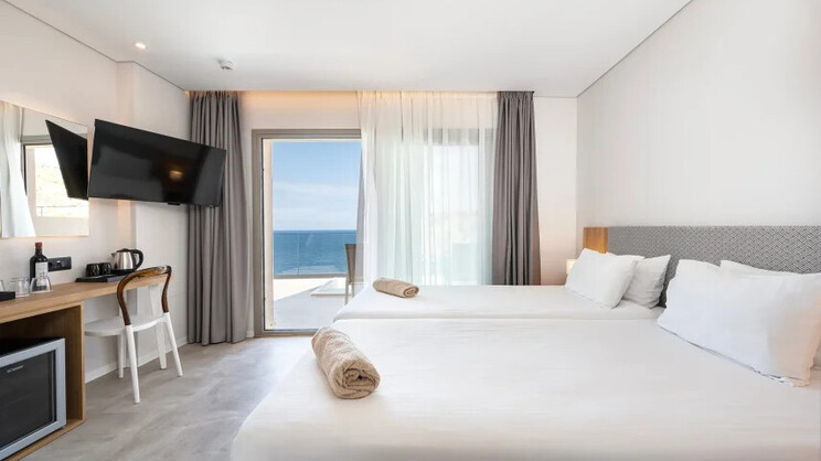 Family Rooms With 2 Bedrooms Maisonette Style